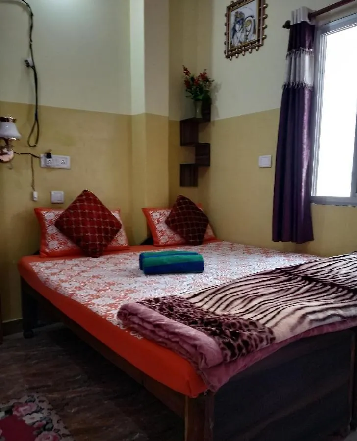 Azure Family Paying Guest House バラナシ インド