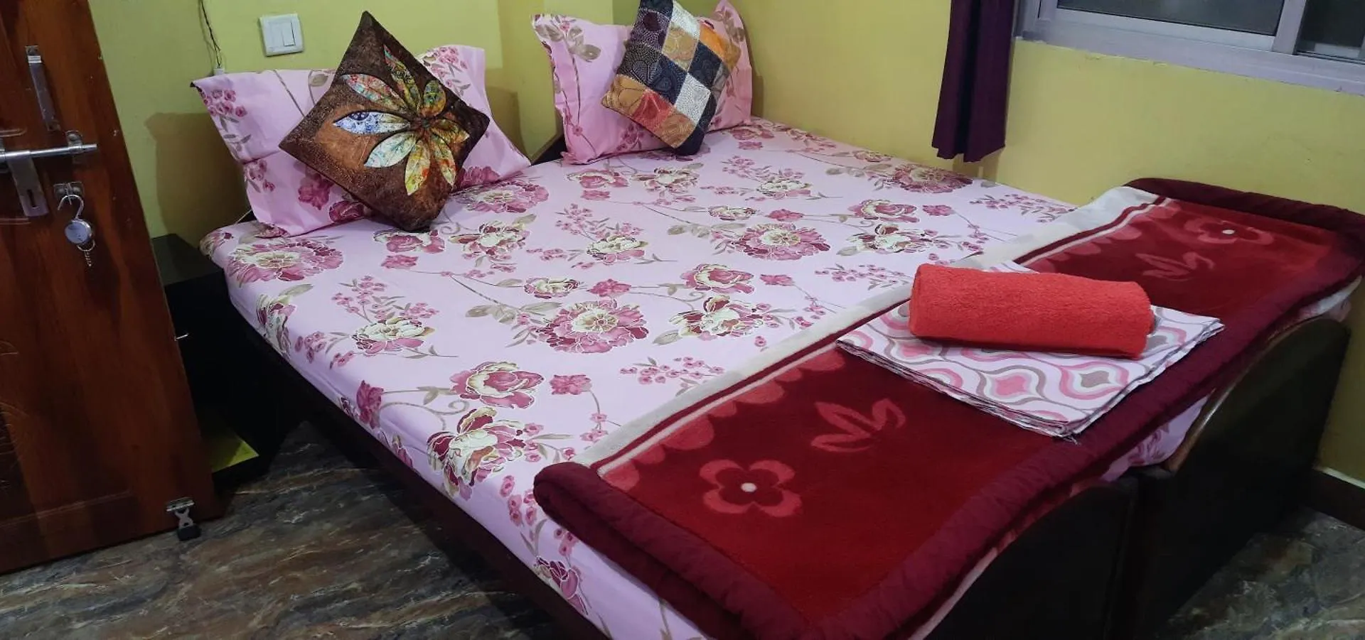 Azure Family Paying Guest House Benares
